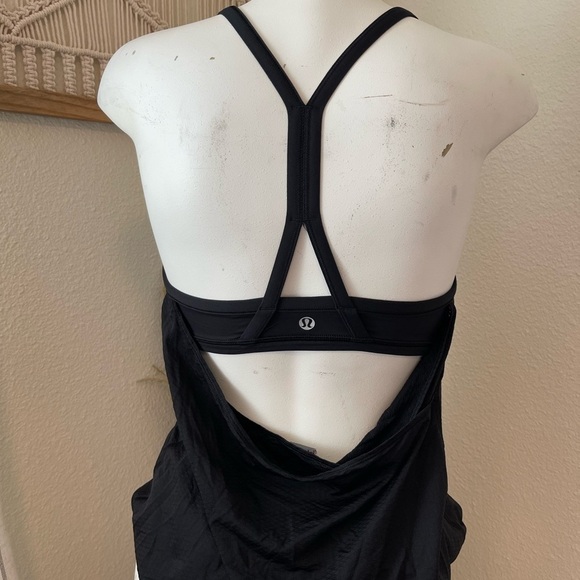 Lululemon Black Tank Top Built in Sports Bra & Open Back Size 2/4 - Picture 5 of 12